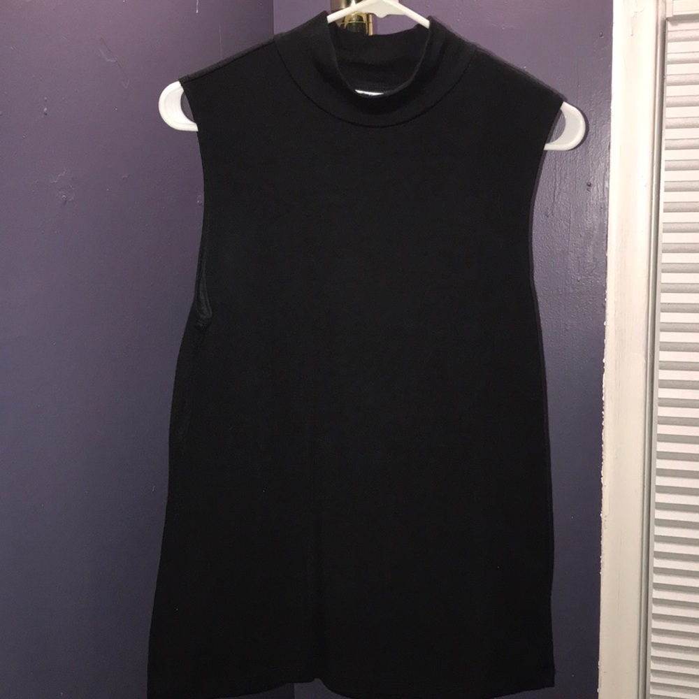 Sleeveless black shirt